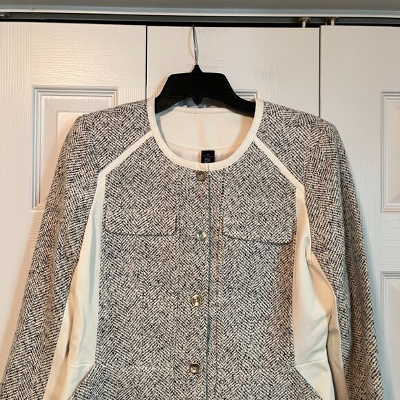 Coat - Picture 2 of 4